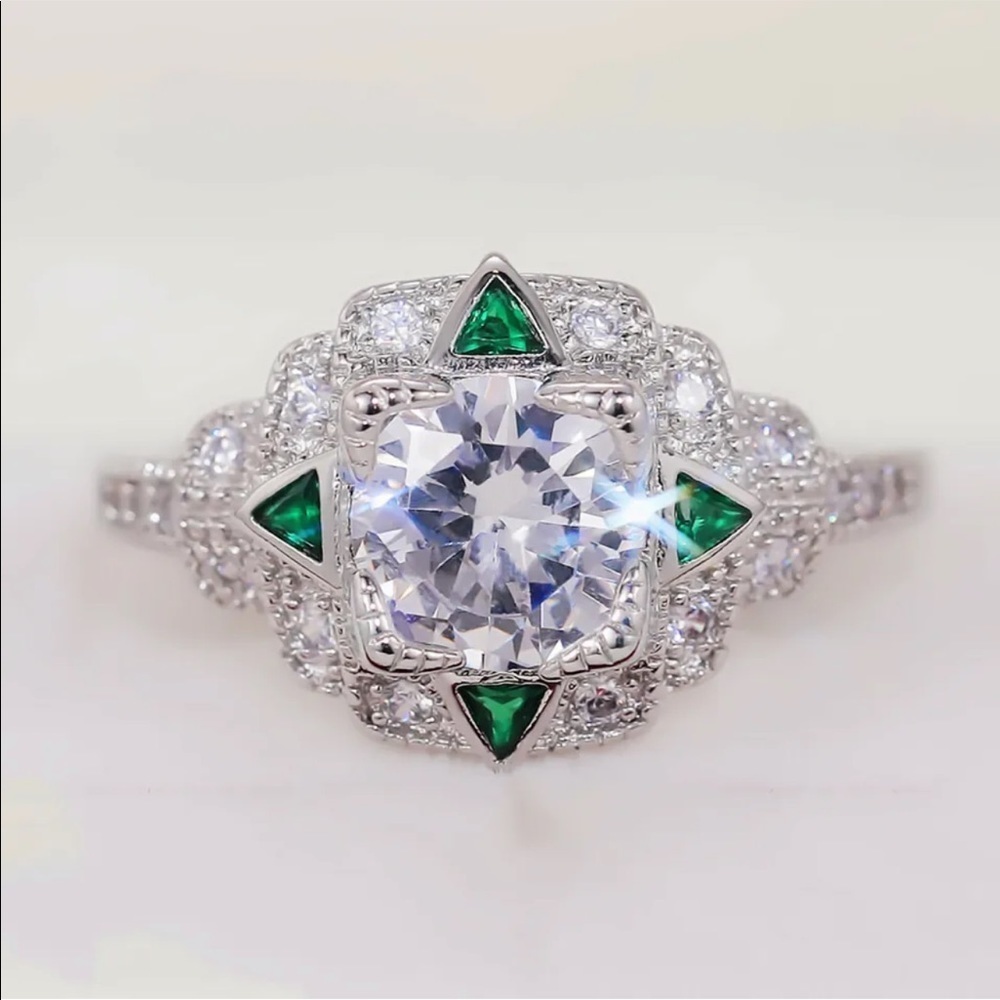 New 925 Silver Beautiful CZ Ring - Picture 3 of 4